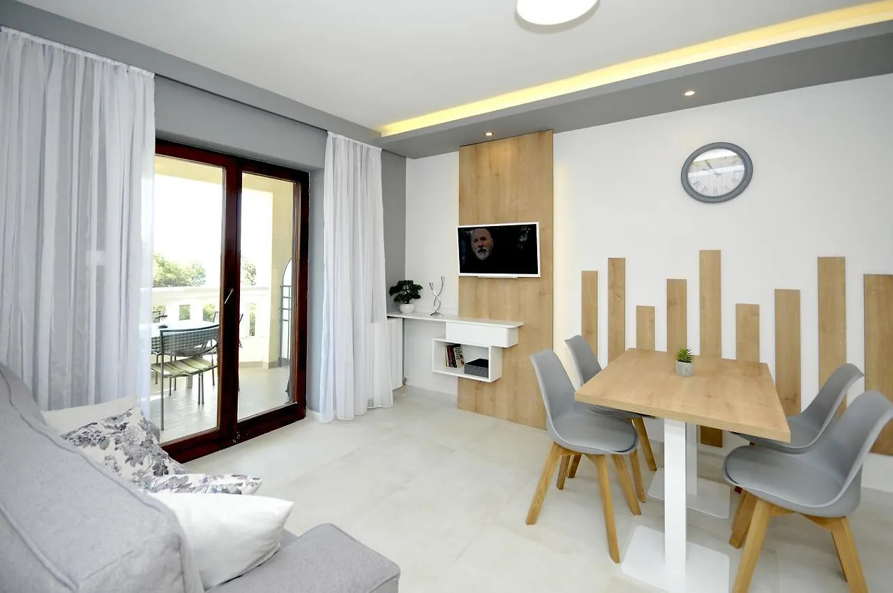 Villa Fani - Apartments In Trogir