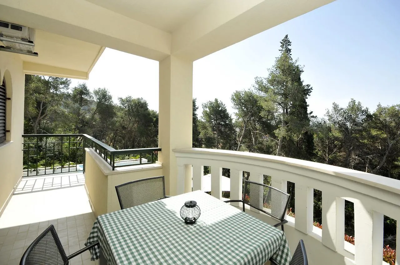 Villa Fani - Apartments In Trogir