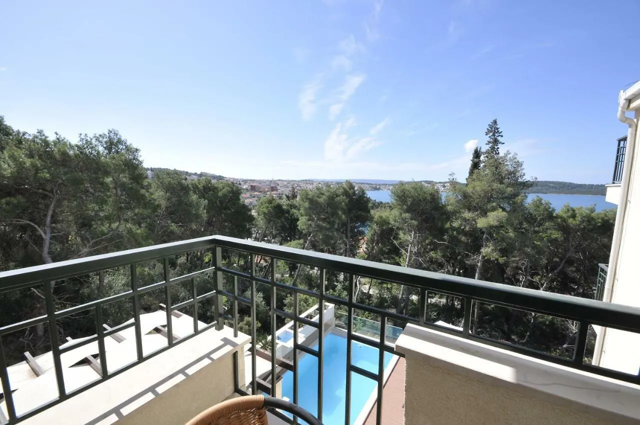 Villa Fani - Apartments In Trogir